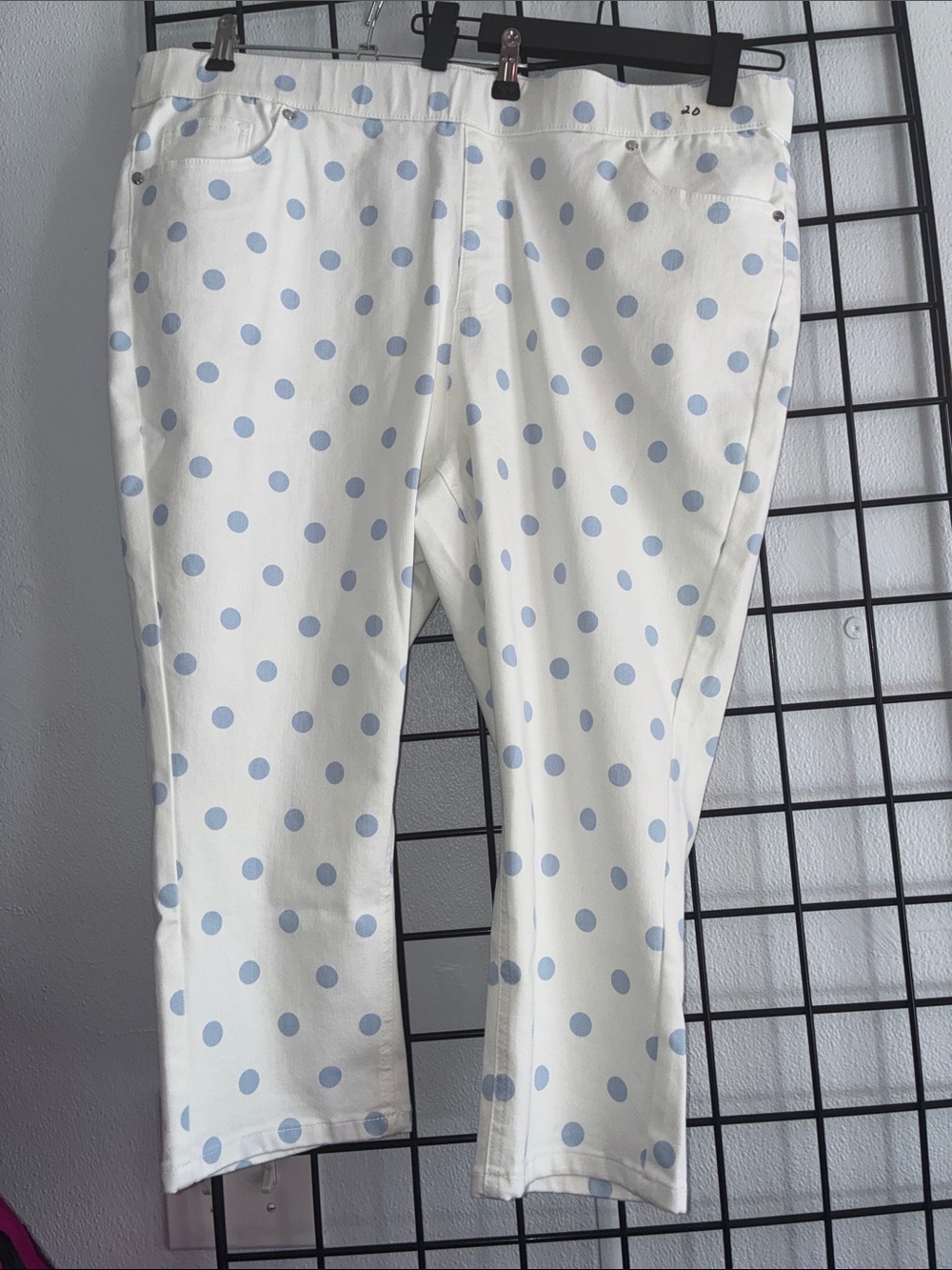 Isaac Mizrahi White Ankle Polka Dot Pants with Light Blue Dots